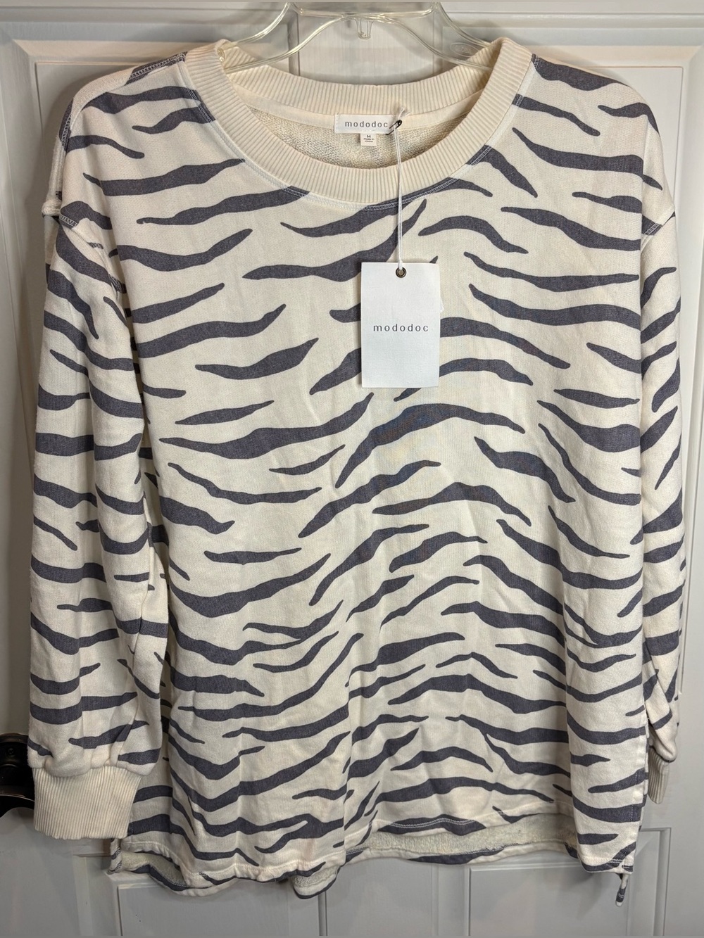 Mododoc Women's Medium Cream Zebra-Stripe Crewneck Sweater